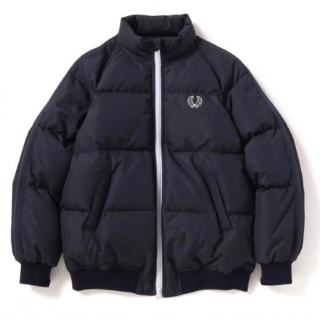 FRED PERRY アウター　ネイビー