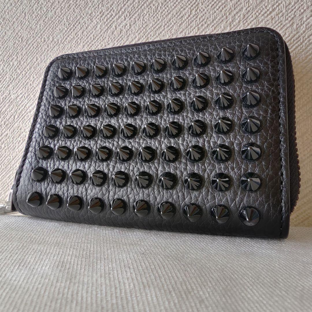 未使用級 クリスチャンルブタン ケース スタッズ レザー ブラック