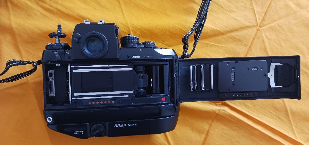 Nikon F4（ 本体・レンズ他、一式 ）