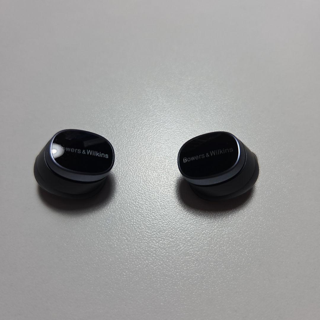 Bowers & Wilkins Pi8+ケース付き