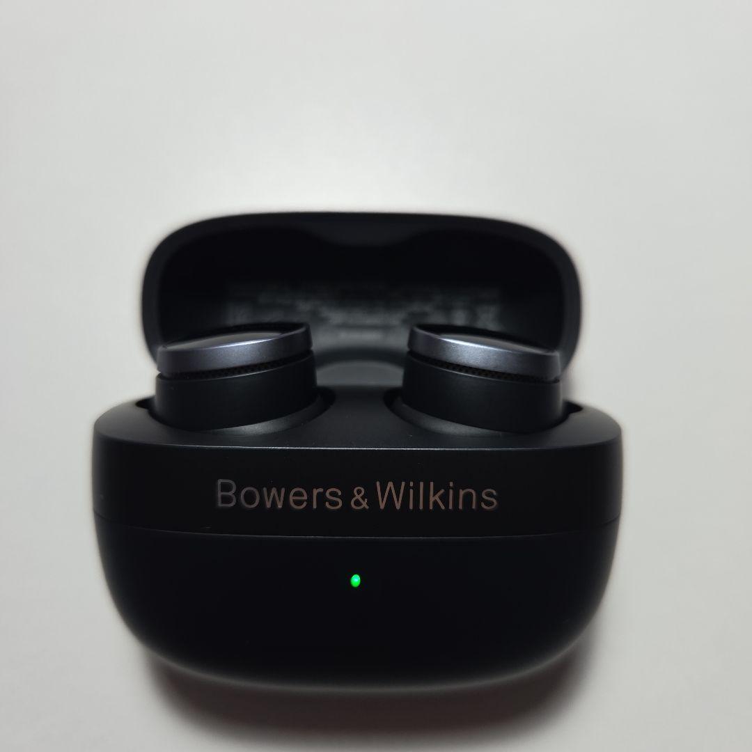 Bowers & Wilkins Pi8+ケース付き