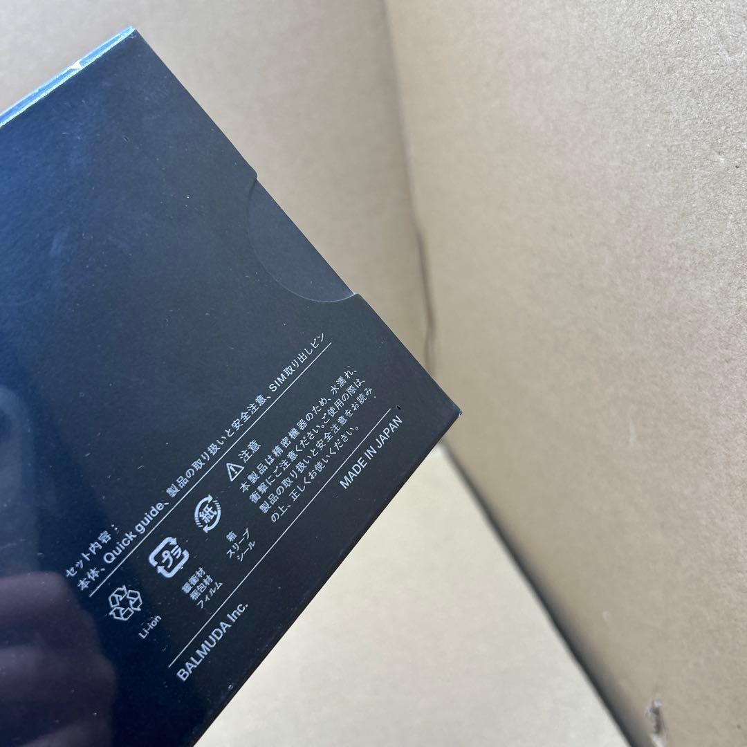 BALMUDA Phone White「X01A-WH」SIMフリー　ホワイト