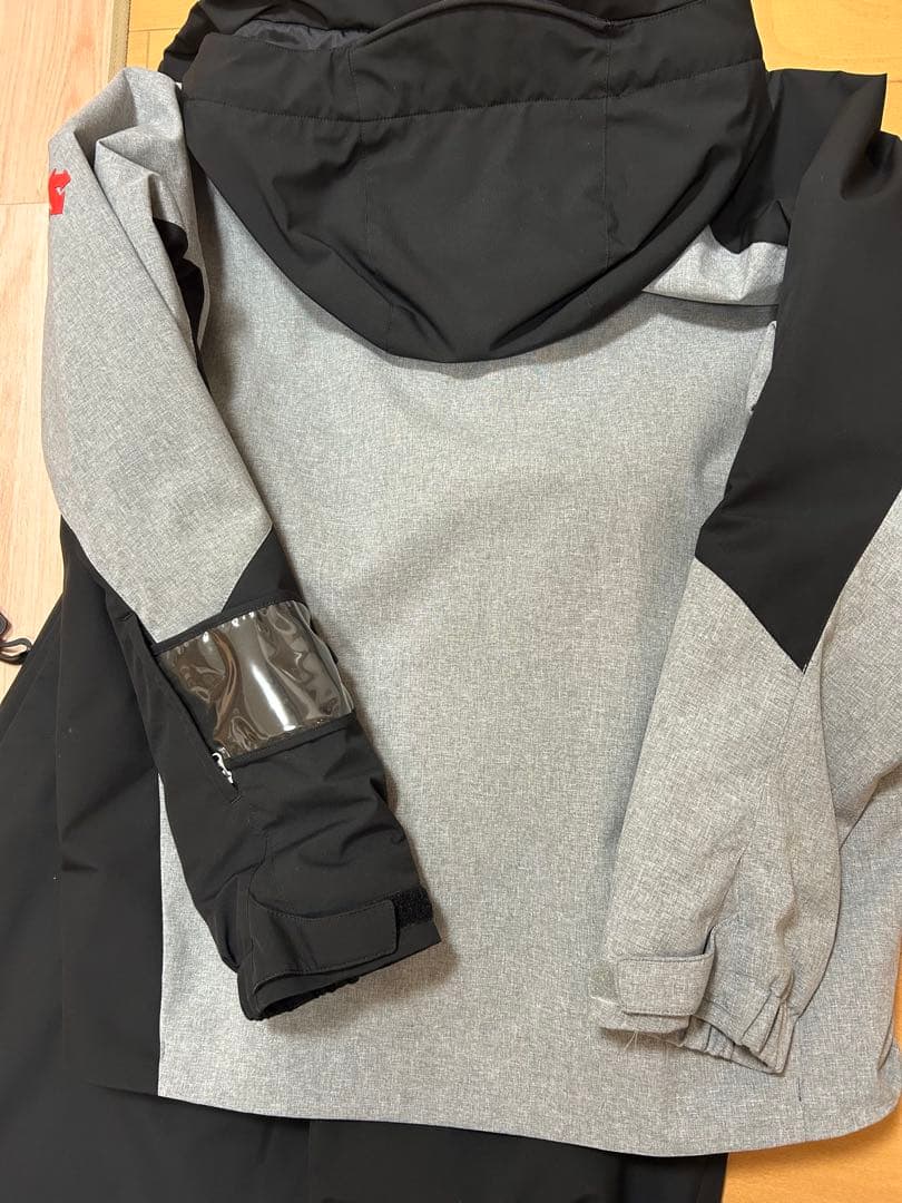 デサントスキーウェア　上下セット グレー/ブラック