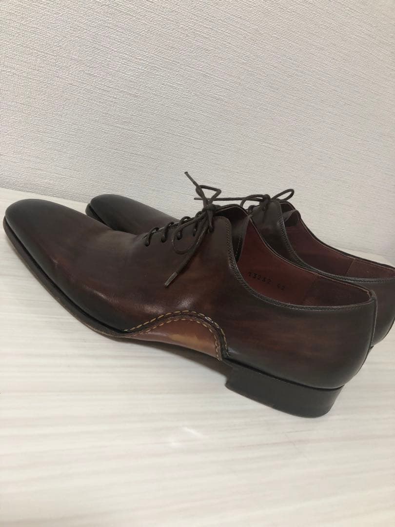 m*a様 MAGNANNI 13232 オパンケ レザーホールカットドレスシュー