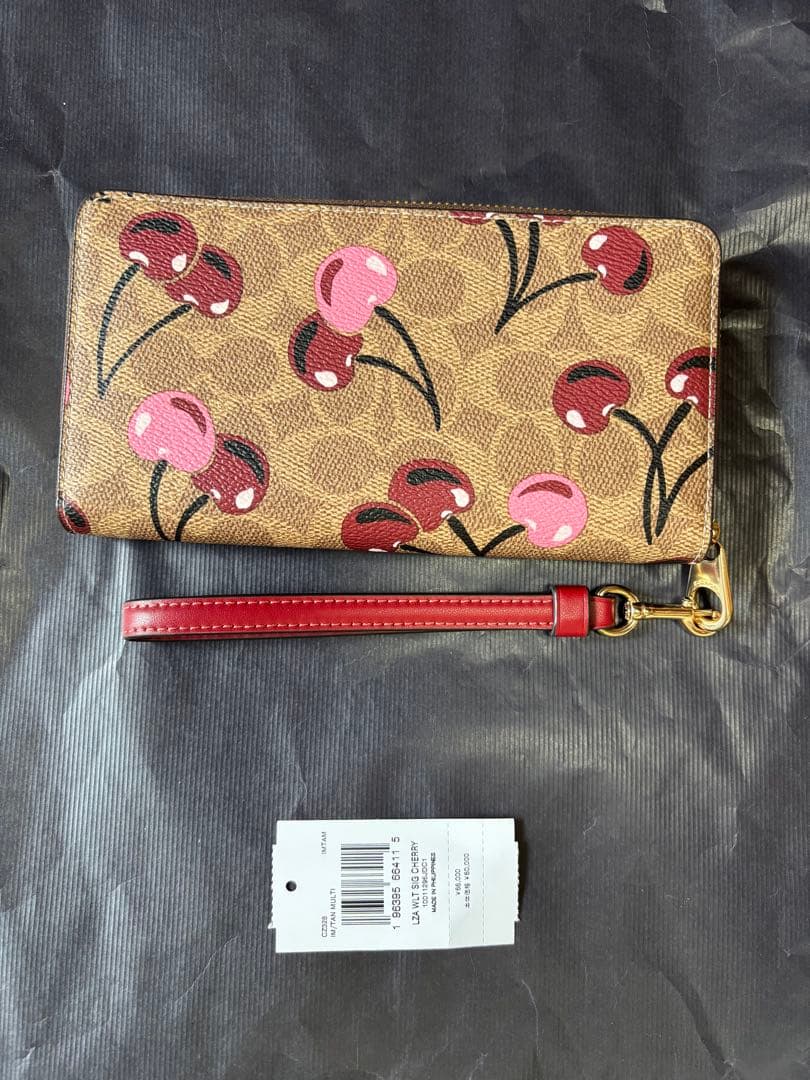 coach チェリー柄　長財布