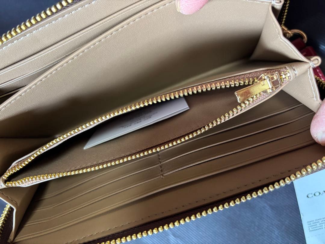 coach チェリー柄　長財布