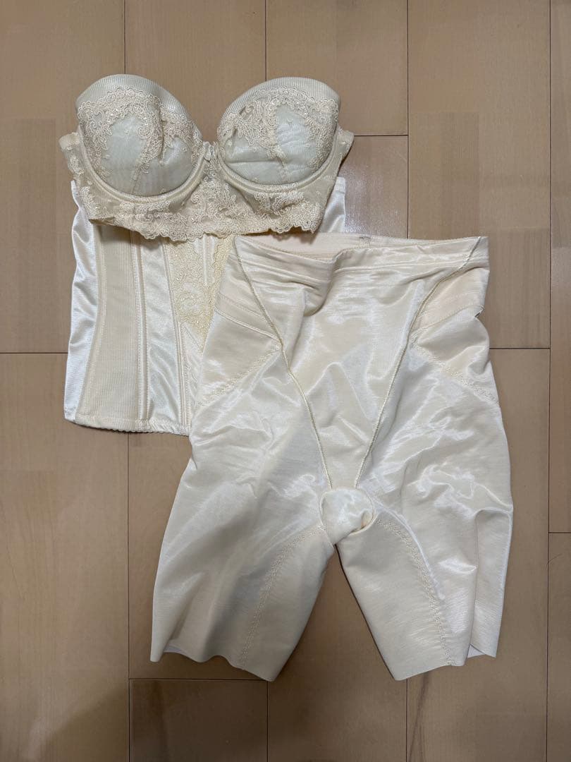 ブライダルインナー3点　FOURSIS&CO.