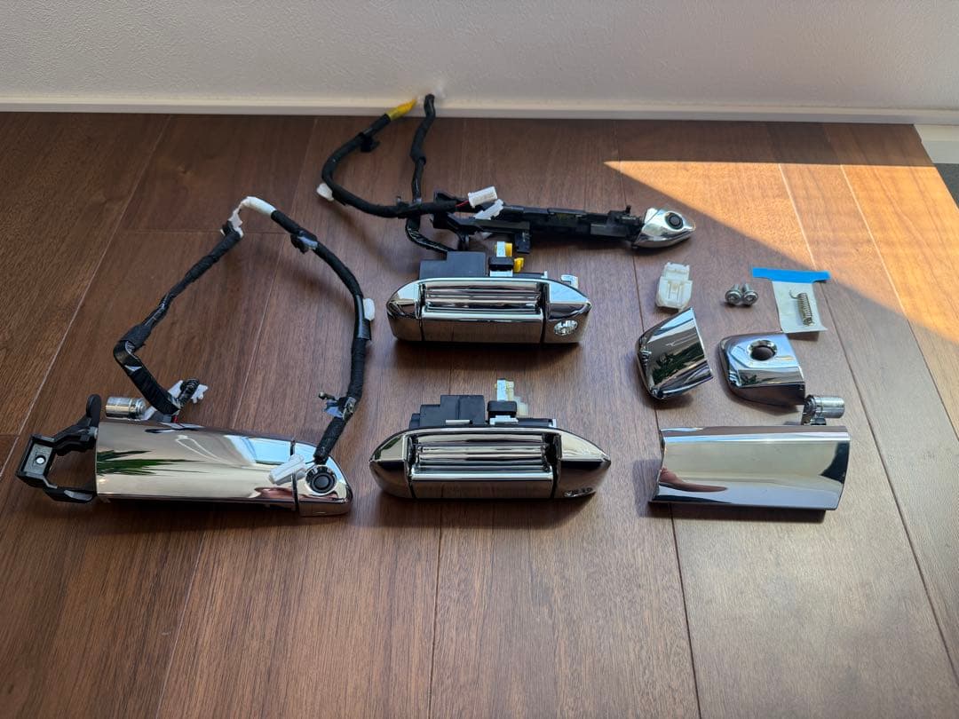 トヨタ現行ハイエース スーパーGL 純正ドアノブ一式 未使用