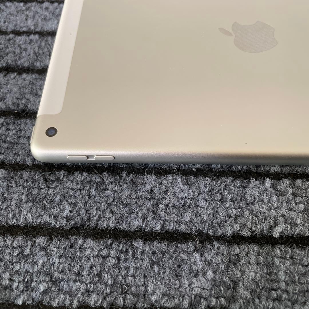 78【早い者勝ち】 iPad 8世代 32GB シルバー