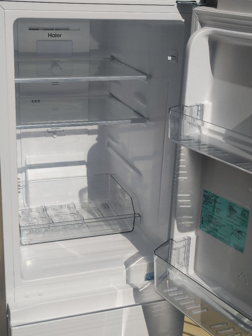 2023年製！スリム幅！Haier 148L 2ドア 冷蔵庫　保証まだあります。