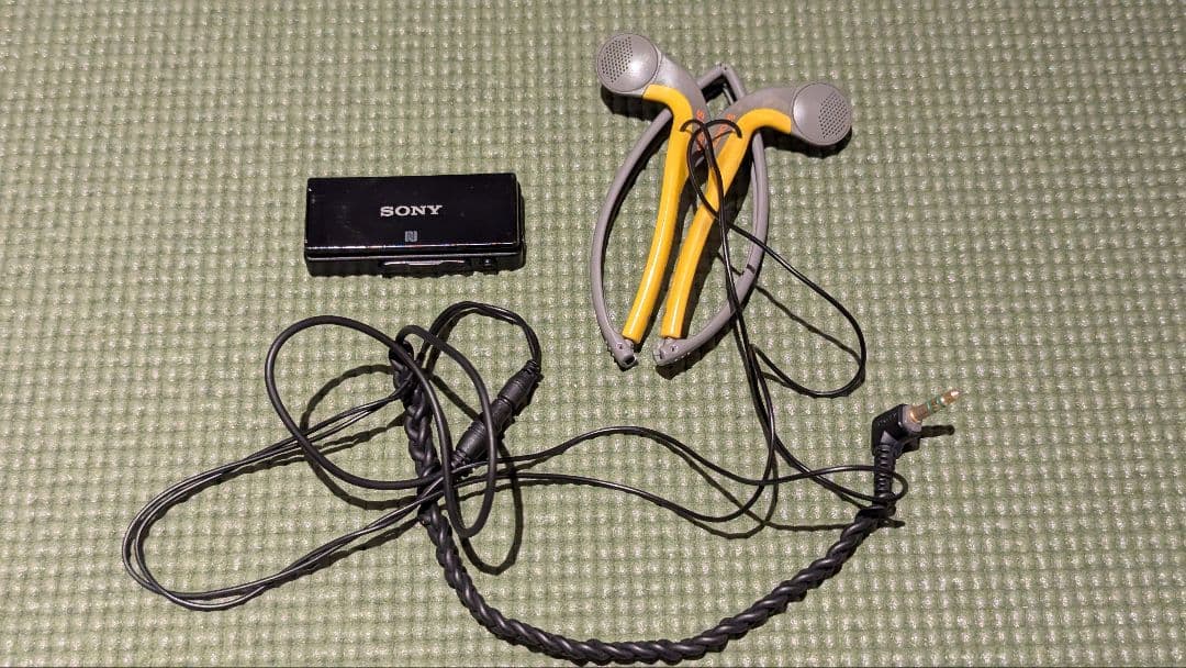 ソニー折りたたみヘッドフォン　MDR-A30G とSBH-50セット