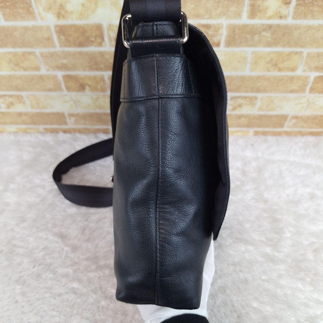 COACH　コーチ　メッセンジャーバッグ　レザー　シボ　ブラック