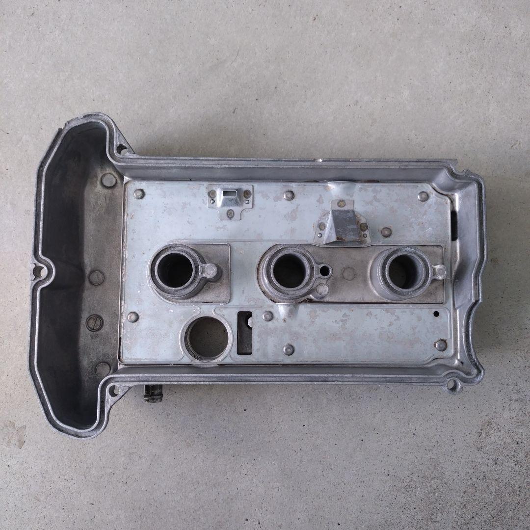 ジムニー　JA22 タペットカバー　ヘッドカバー