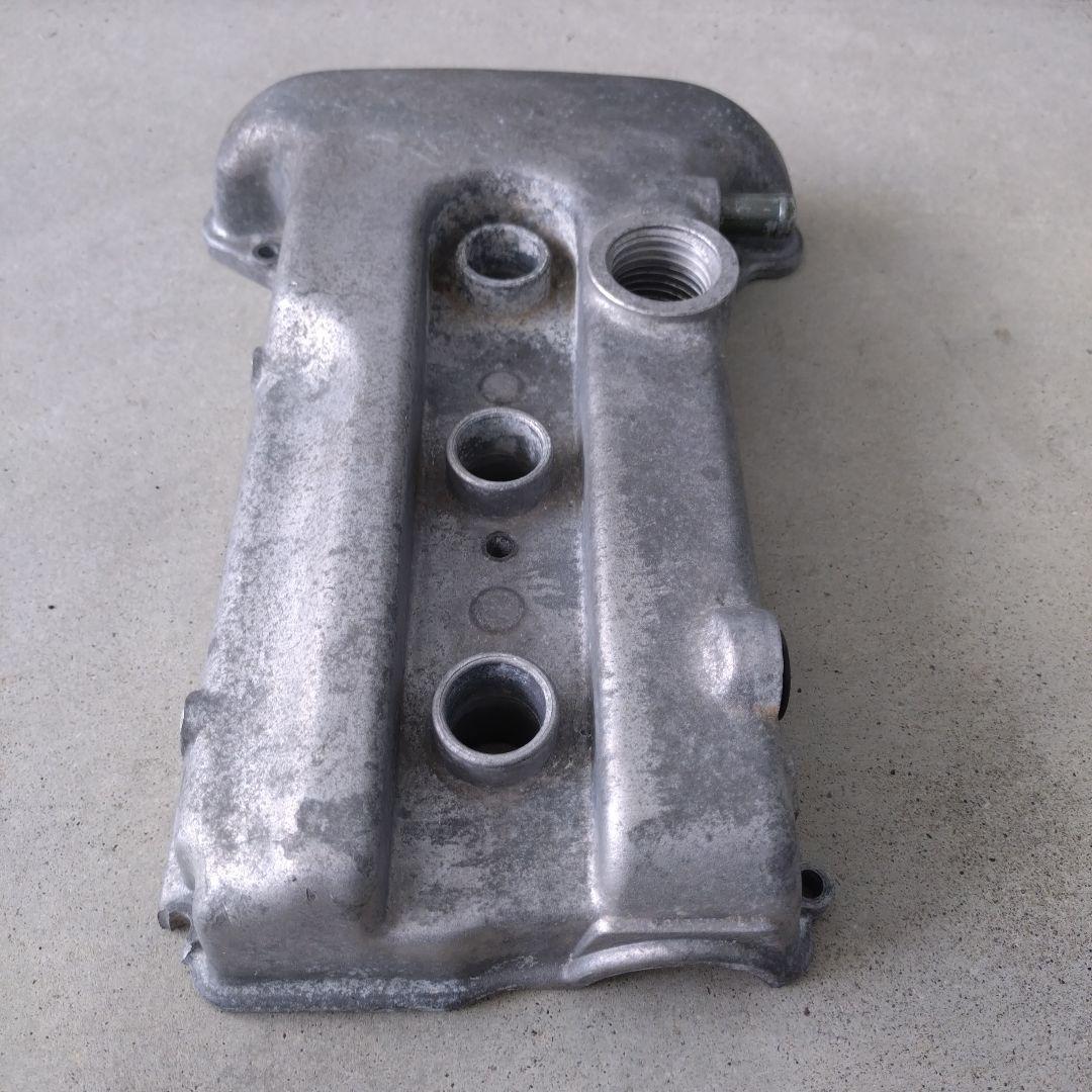 ジムニー　JA22 タペットカバー　ヘッドカバー