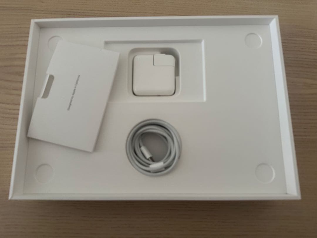 【美品】 MacBook Air M1 8GB 256GB