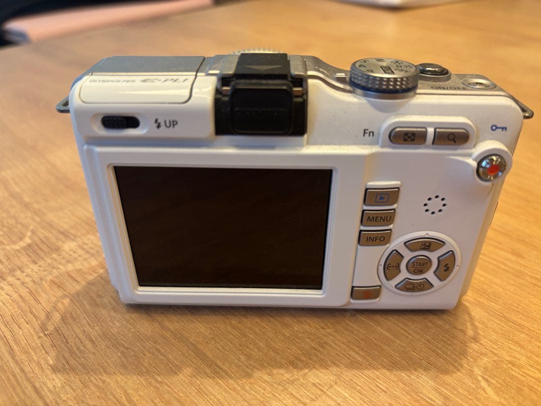 OLYMPUS E-PL1 ホワイト ズームレンズキット