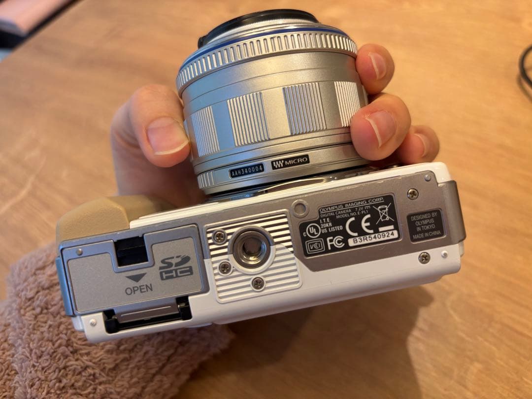 OLYMPUS E-PL1 ホワイト ズームレンズキット