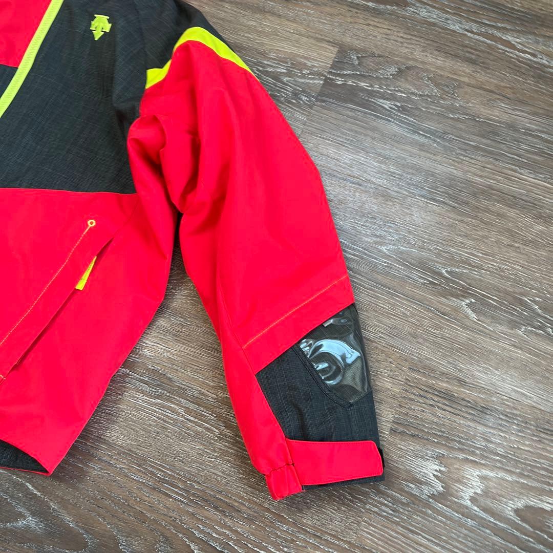 デサント　美品　　セットアップ　上下　スキーウェア　150 男の子　女の子