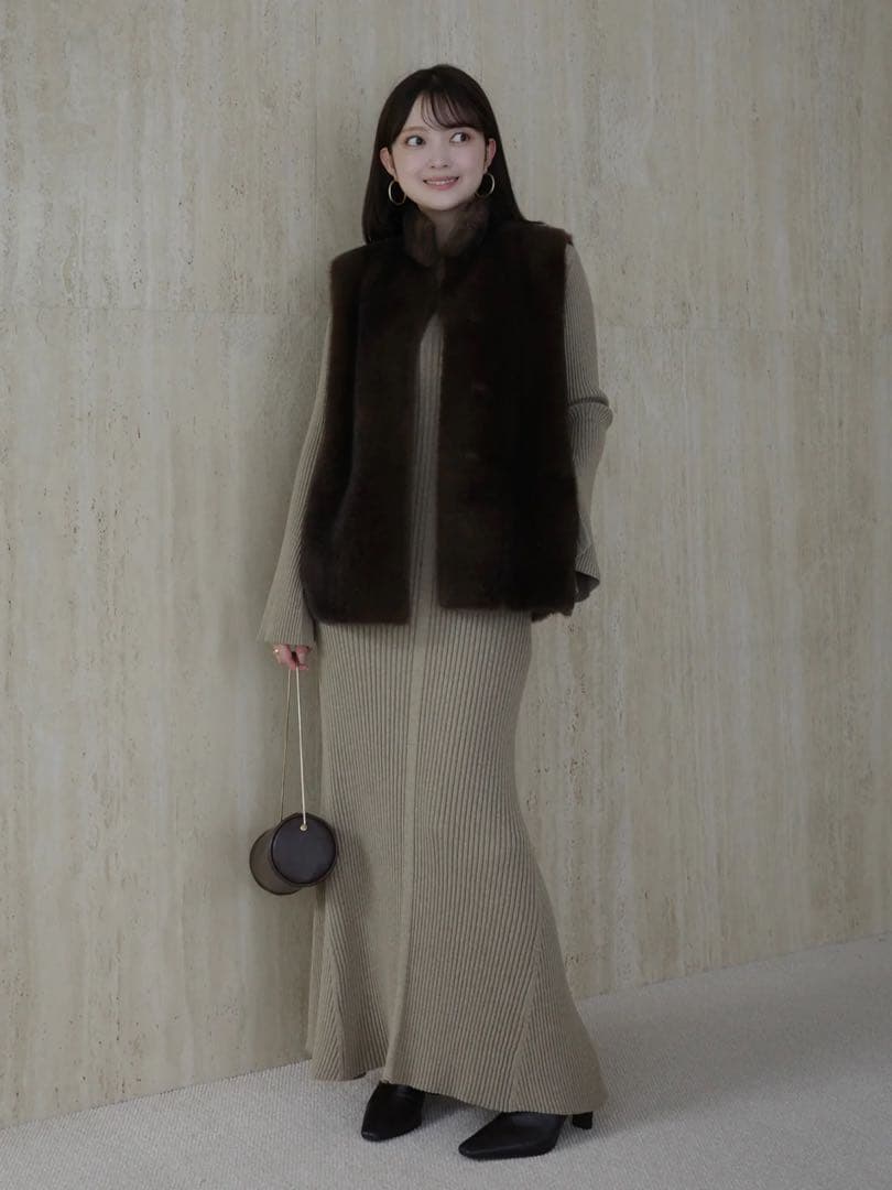 anuans セミマーメイドニットワンピース ベージュ