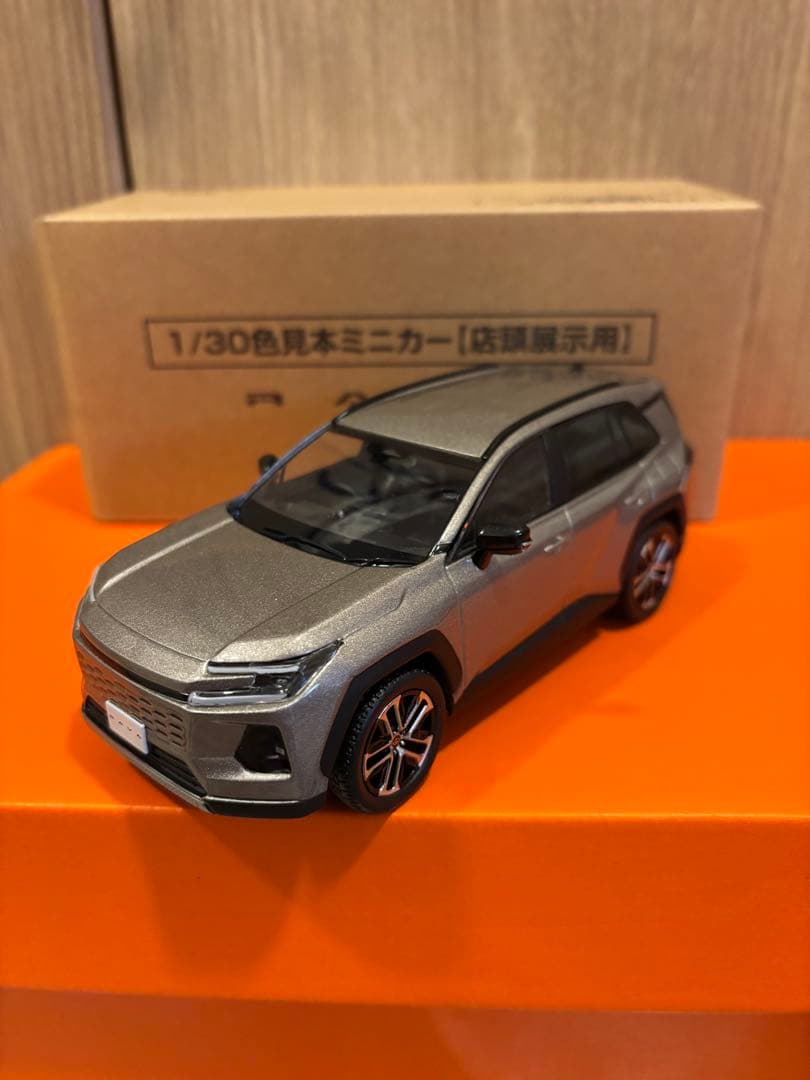 大特価 新型RAV4 カラーサンプル アバンギャルドブロンズメタリック