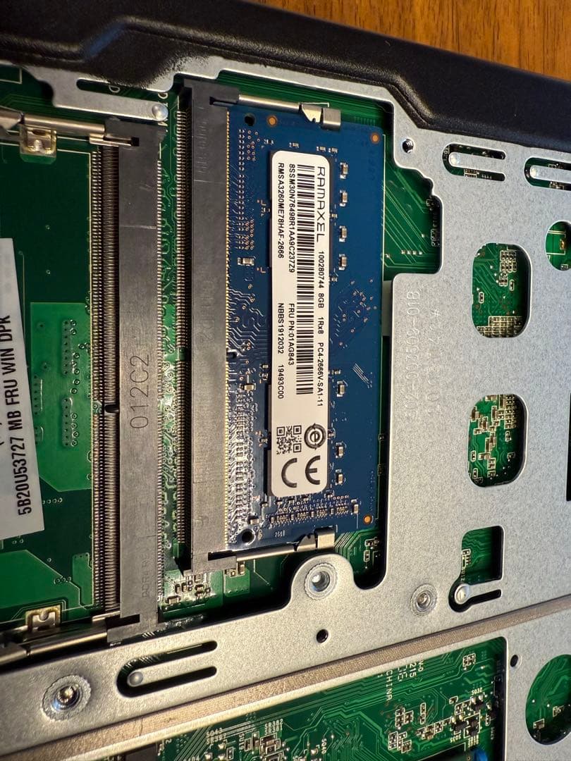 Lenovo ThinkCentre M75q-1 ミニPC