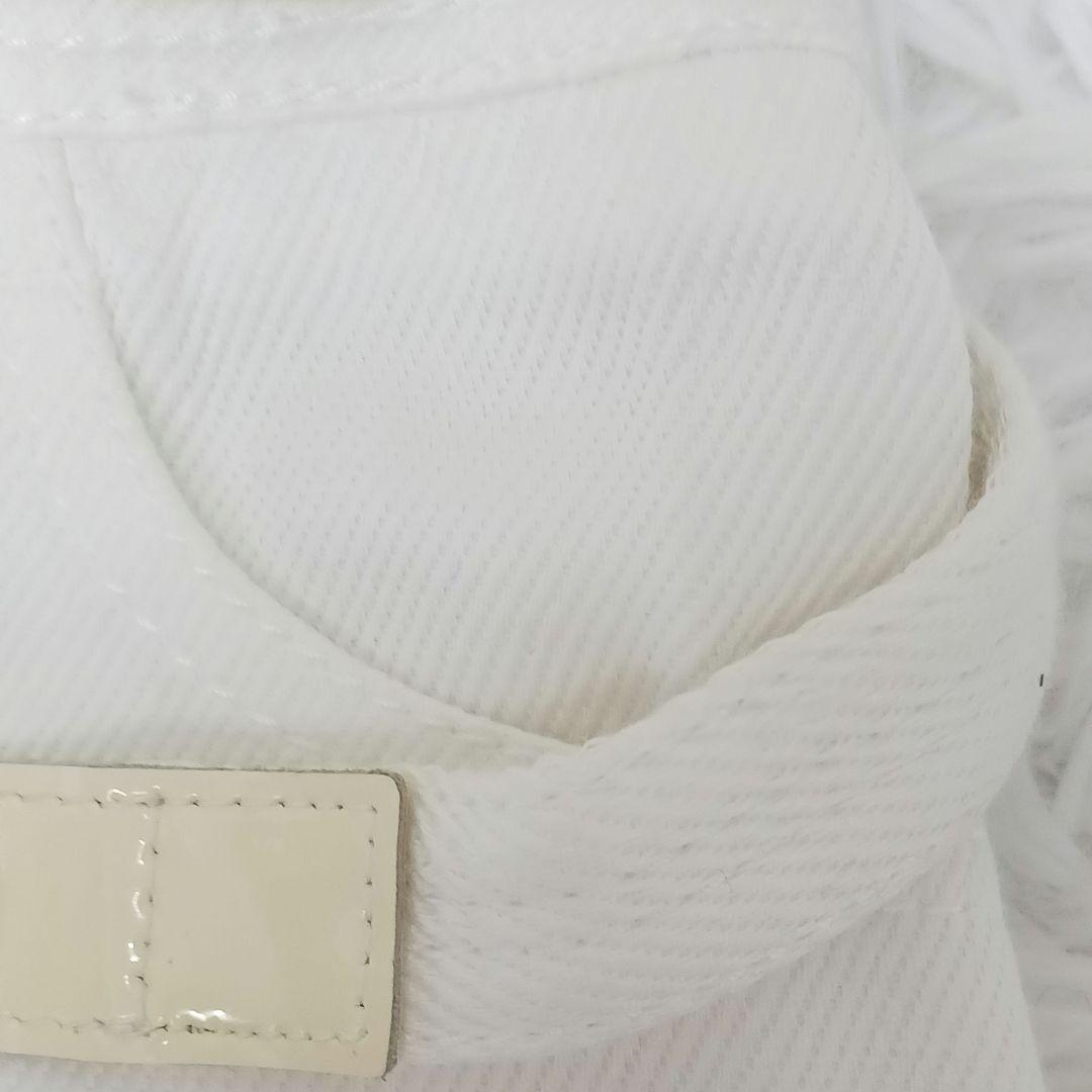 ✨美品✨CHANEL　シャネル　ショートパンツ　　ベルト　エナメル　ロゴ　白