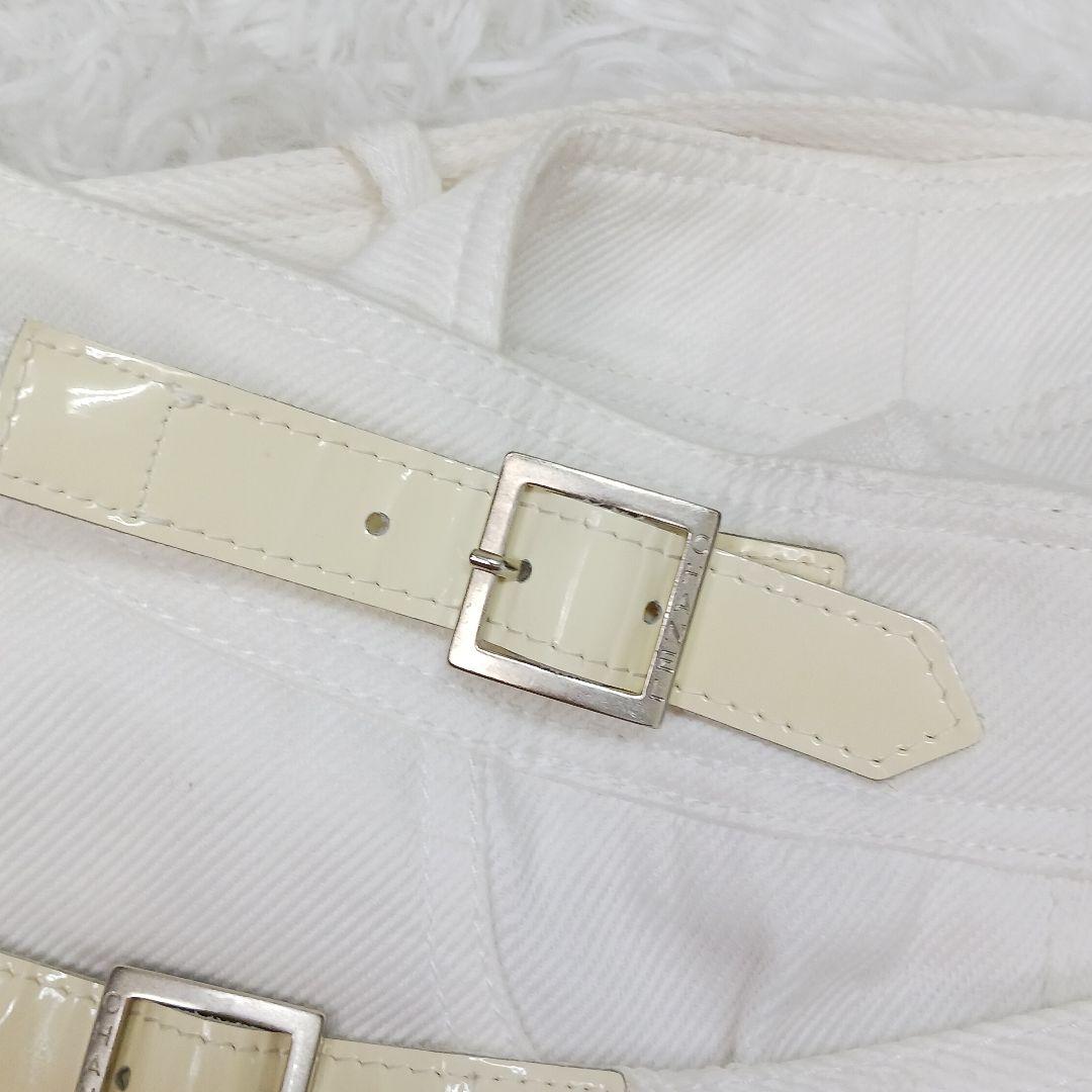 ✨美品✨CHANEL　シャネル　ショートパンツ　　ベルト　エナメル　ロゴ　白