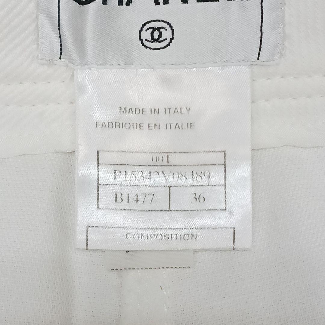 ✨美品✨CHANEL　シャネル　ショートパンツ　　ベルト　エナメル　ロゴ　白