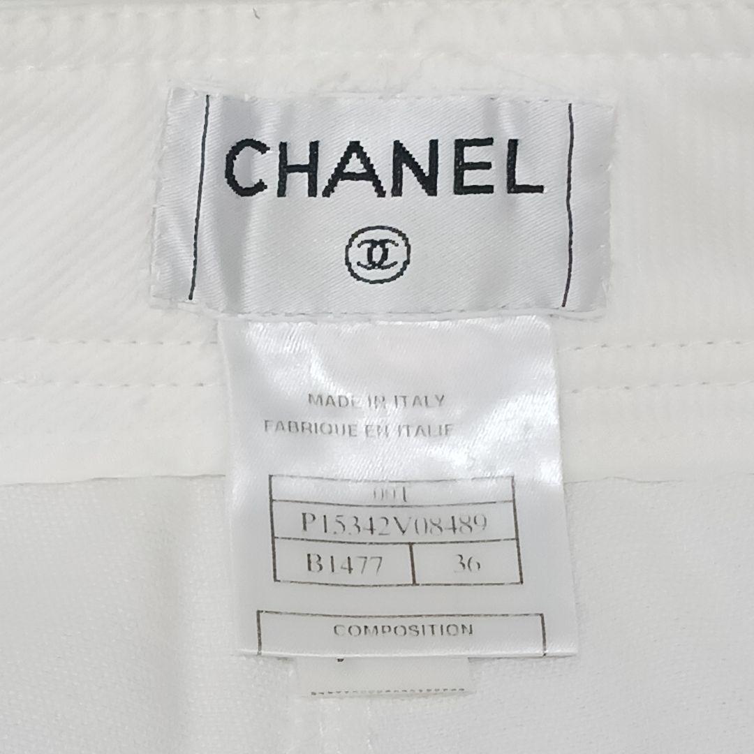✨美品✨CHANEL　シャネル　ショートパンツ　　ベルト　エナメル　ロゴ　白