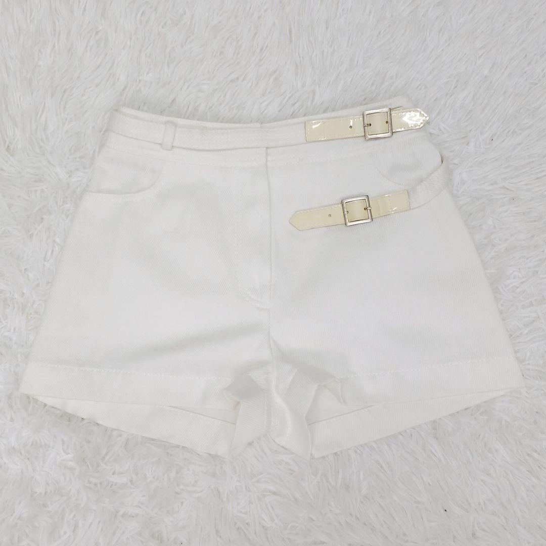 ✨美品✨CHANEL　シャネル　ショートパンツ　　ベルト　エナメル　ロゴ　白