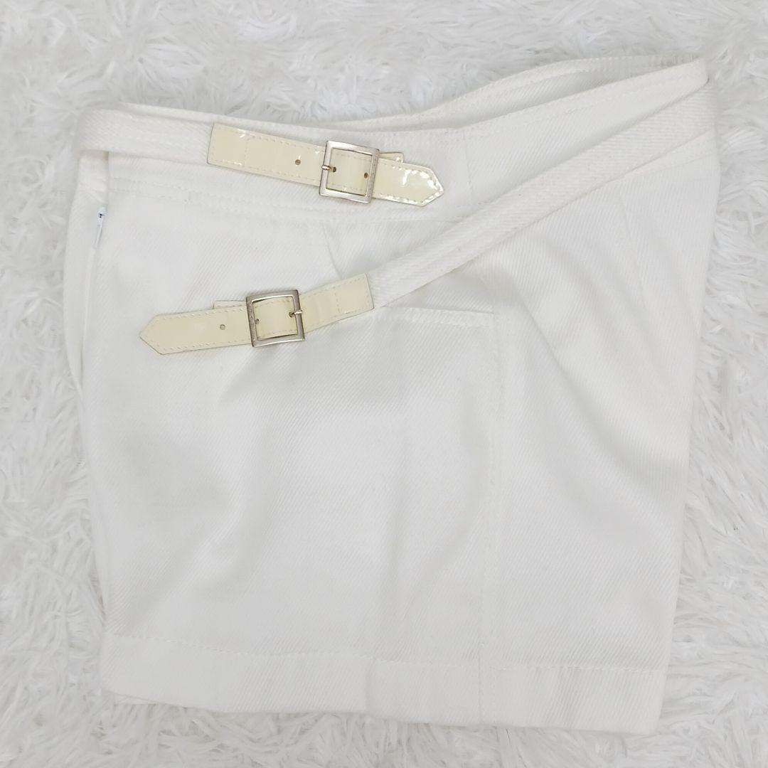 ✨美品✨CHANEL　シャネル　ショートパンツ　　ベルト　エナメル　ロゴ　白