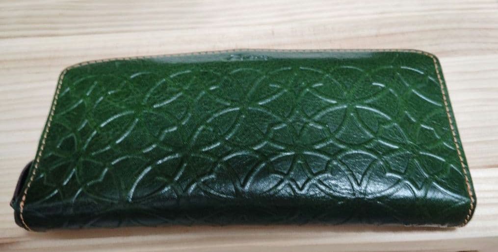 Dakotaダコタ リリーヴォ 長財布