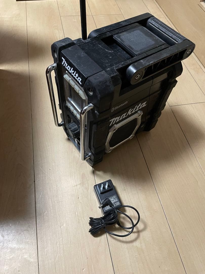 マキタ　ラジオ　MR108