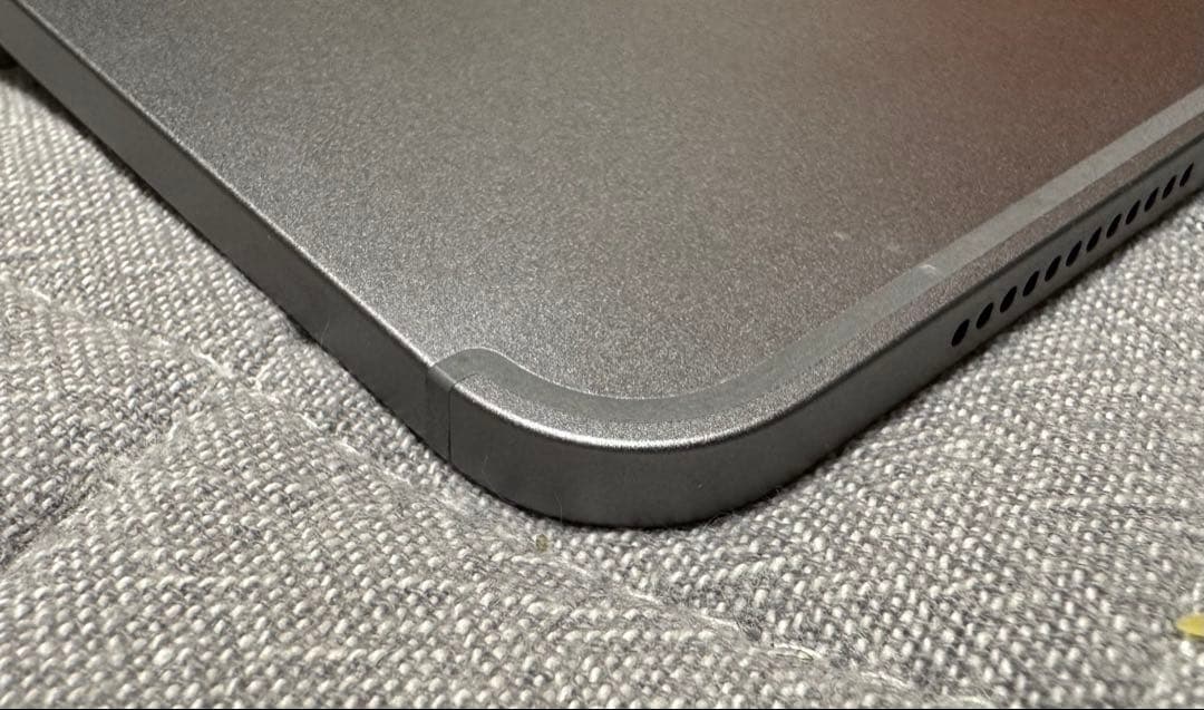 iPadAir本体 画面ひび割れフレーム曲がりあり