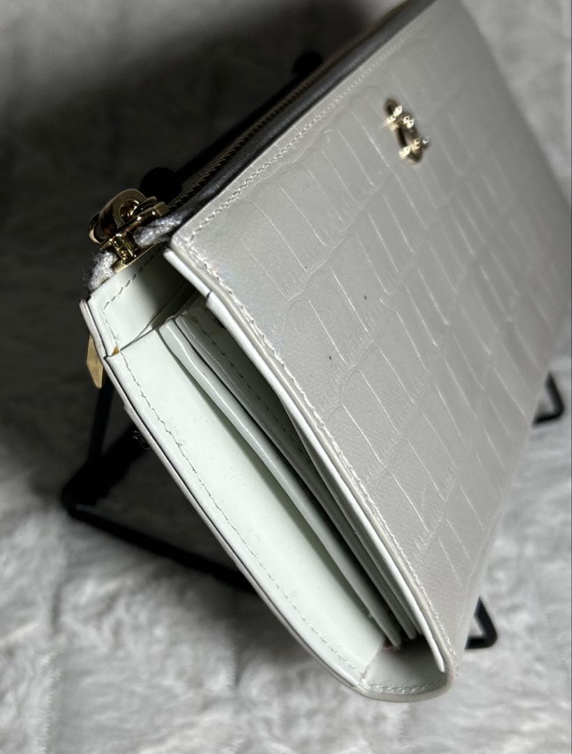 新品未使用【ピンキー＆ダイアン】 クロコ型押し L字ファスナーロゴモチーフ長財布