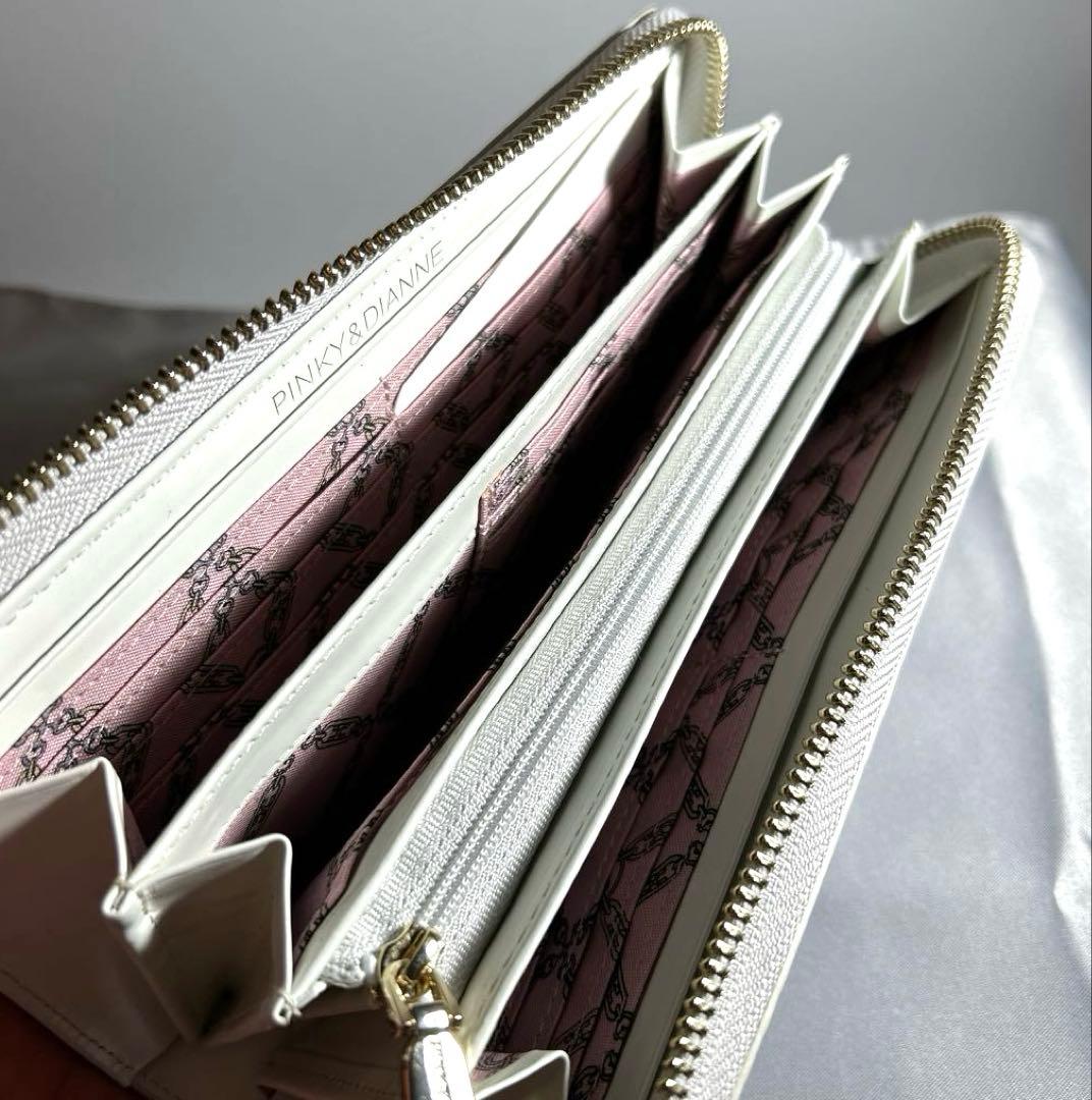 新品未使用【ピンキー＆ダイアン】 クロコ型押し L字ファスナーロゴモチーフ長財布