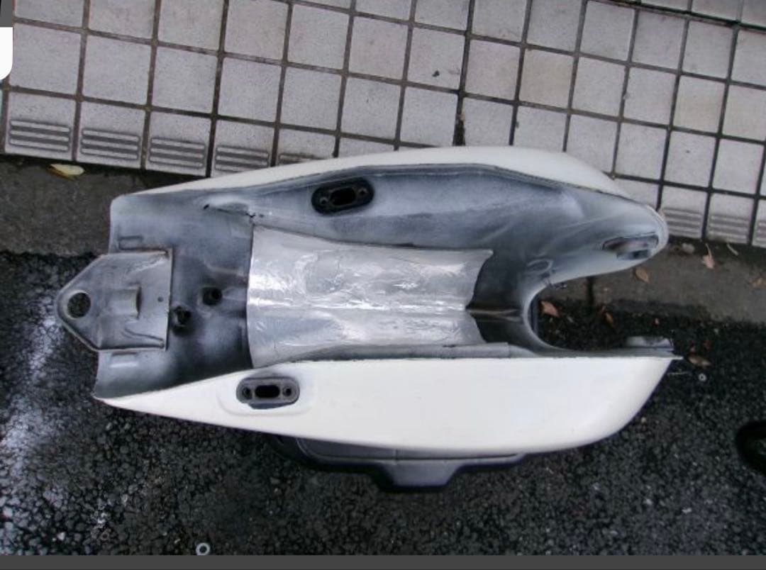 SR400 純正タンク インジェクション FI カフェ　ボバー　チョッパー　2%