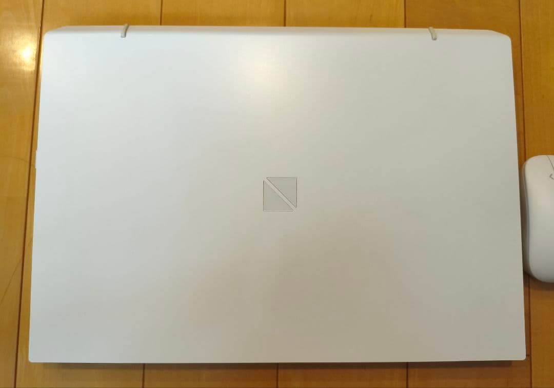 【最終値下　超美品　昨年購入】LAVIE　PC-N1535FAW パールホワイト