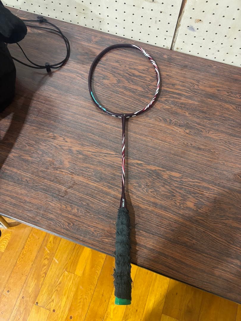 バドミントンラケット アストロクス100zz