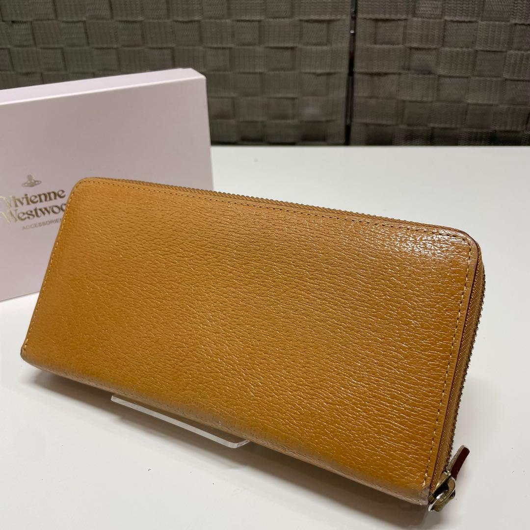 茶*丸様 Vivienne Westwood ベージュ 長財布