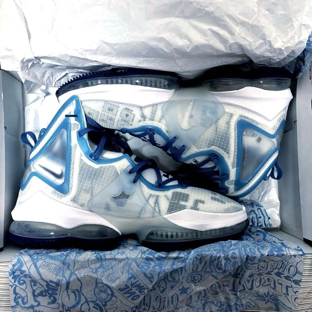 LeBron 19 バスケットボールシューズ