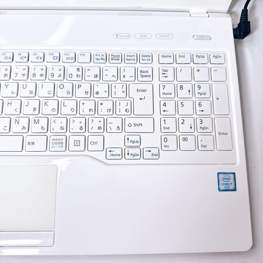 真っ白が可愛い❤️ホワイトノートパソコン❤️Windows11❤️動画鑑賞や事務作業❤️