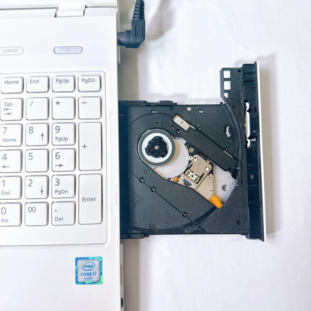 真っ白が可愛い❤️ホワイトノートパソコン❤️Windows11❤️動画鑑賞や事務作業❤️