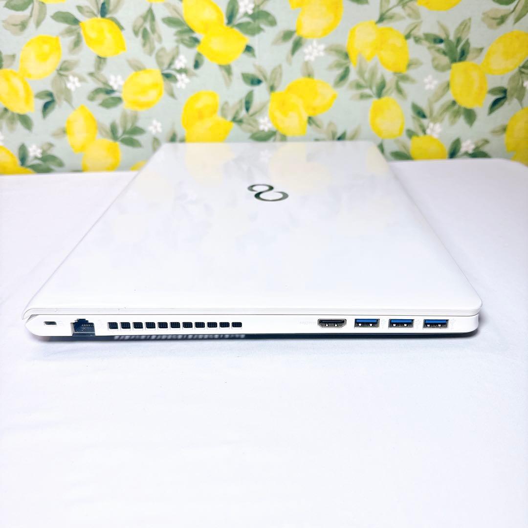 真っ白が可愛い❤️ホワイトノートパソコン❤️Windows11❤️動画鑑賞や事務作業❤️