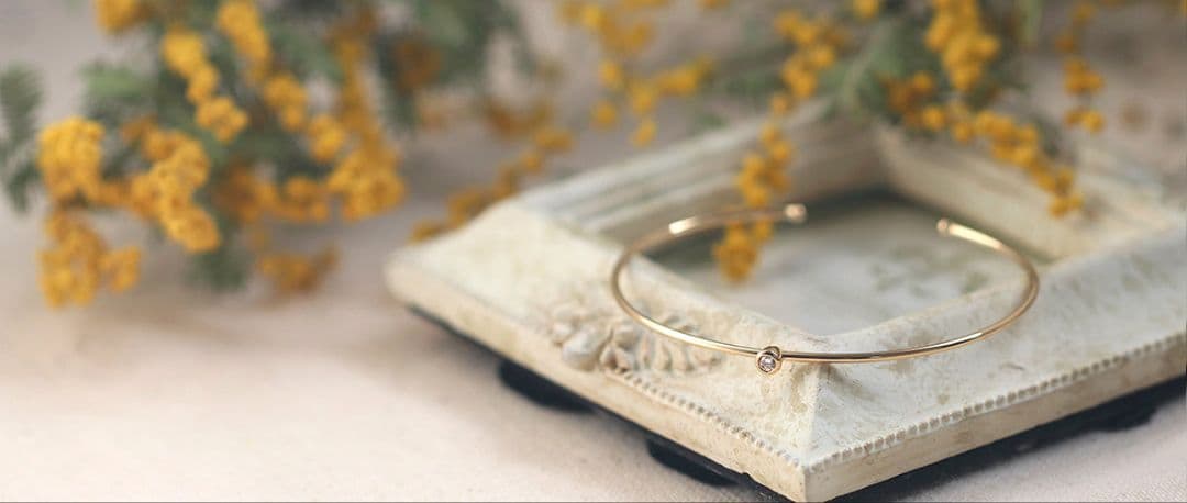 オレフィーチェ　ヌード バングル　18kYG 一粒ダイヤ　最終価格　お値下げ不可