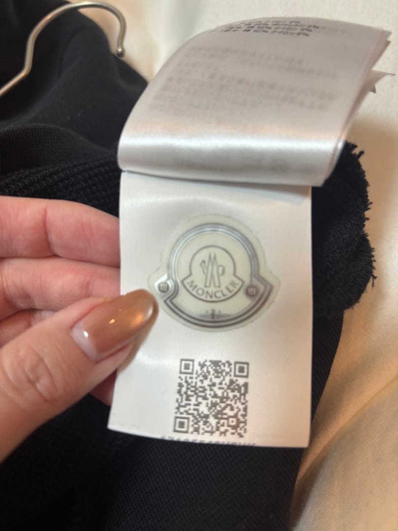 し*う様 モンクレ　パーカー