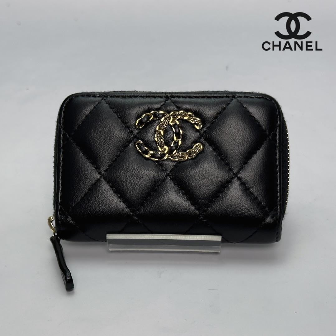 正規品　限定　CHANEL19 CCマーク　ココマーク　ジップパース