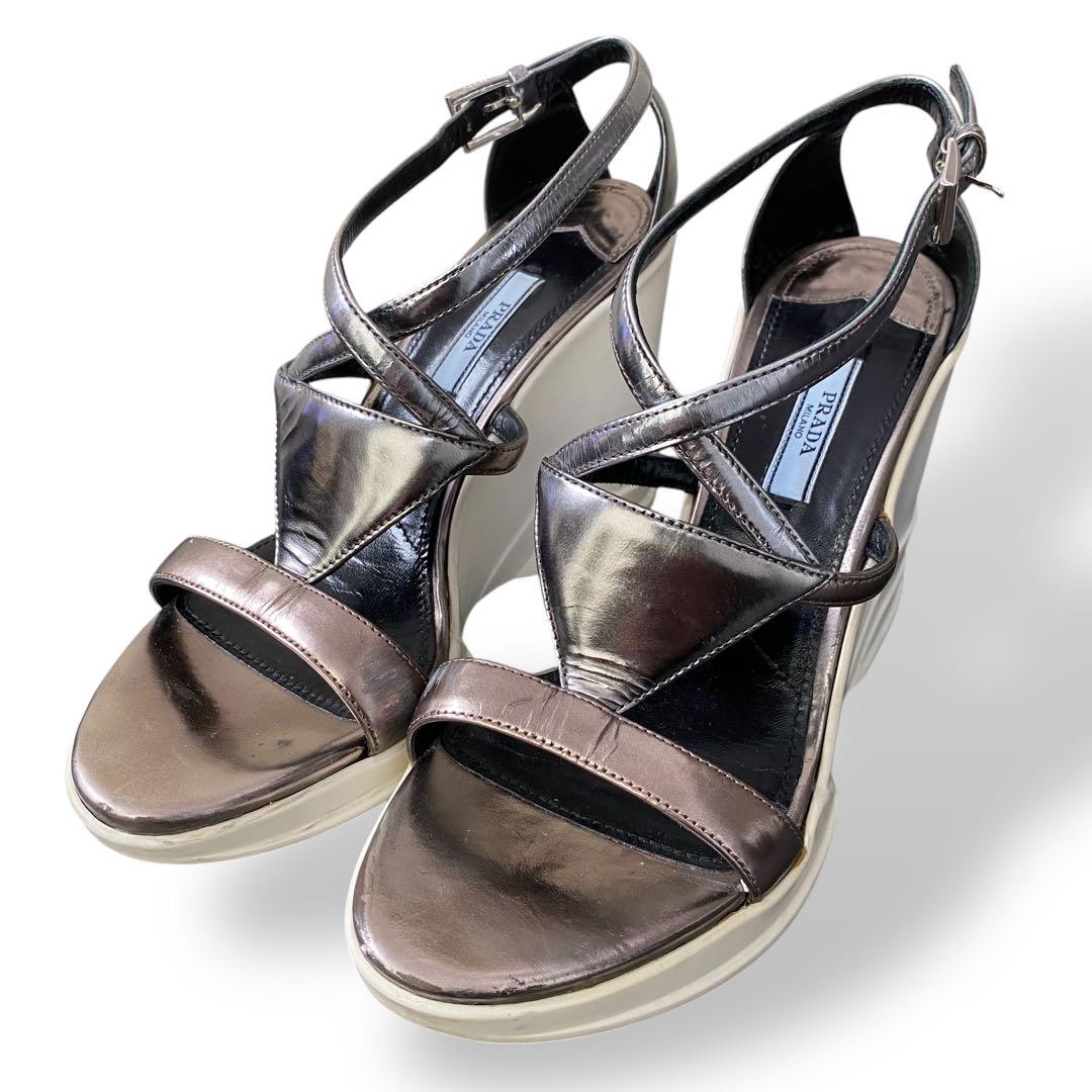 プラダ　ミュール　ハイヒール　ウェッジソール　メタリック　ストラップ　25cm