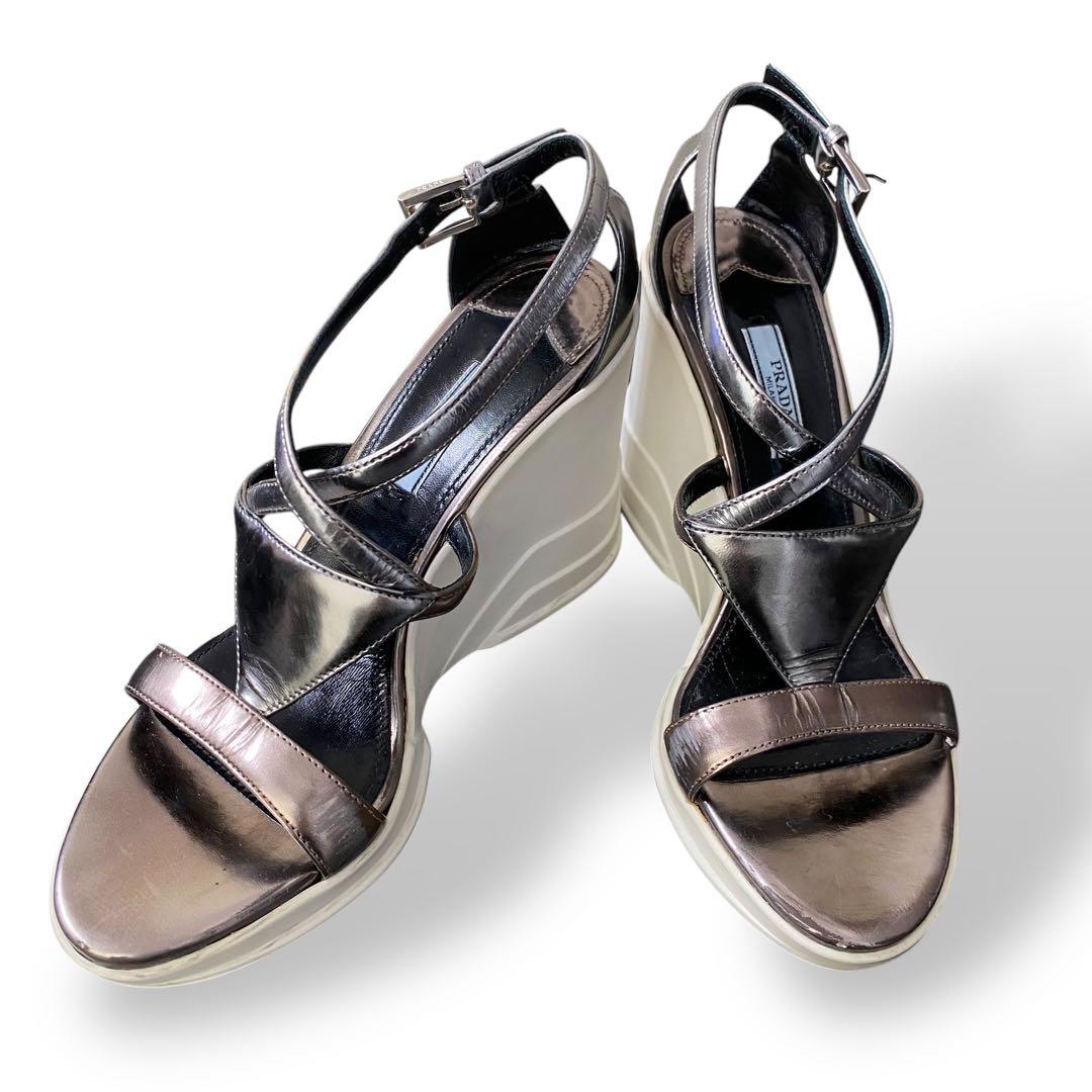 プラダ　ミュール　ハイヒール　ウェッジソール　メタリック　ストラップ　25cm