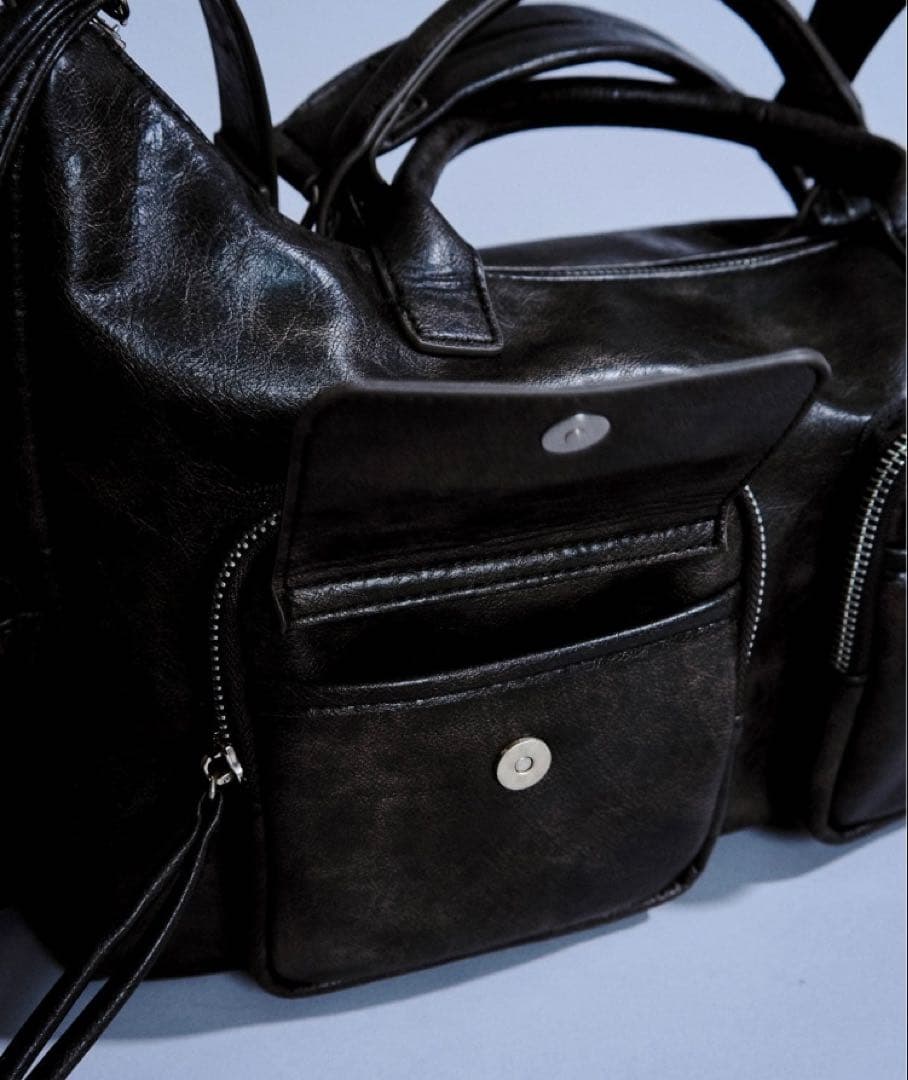 camphor wood フェイクレザーマルチポケットショルダーバッグ